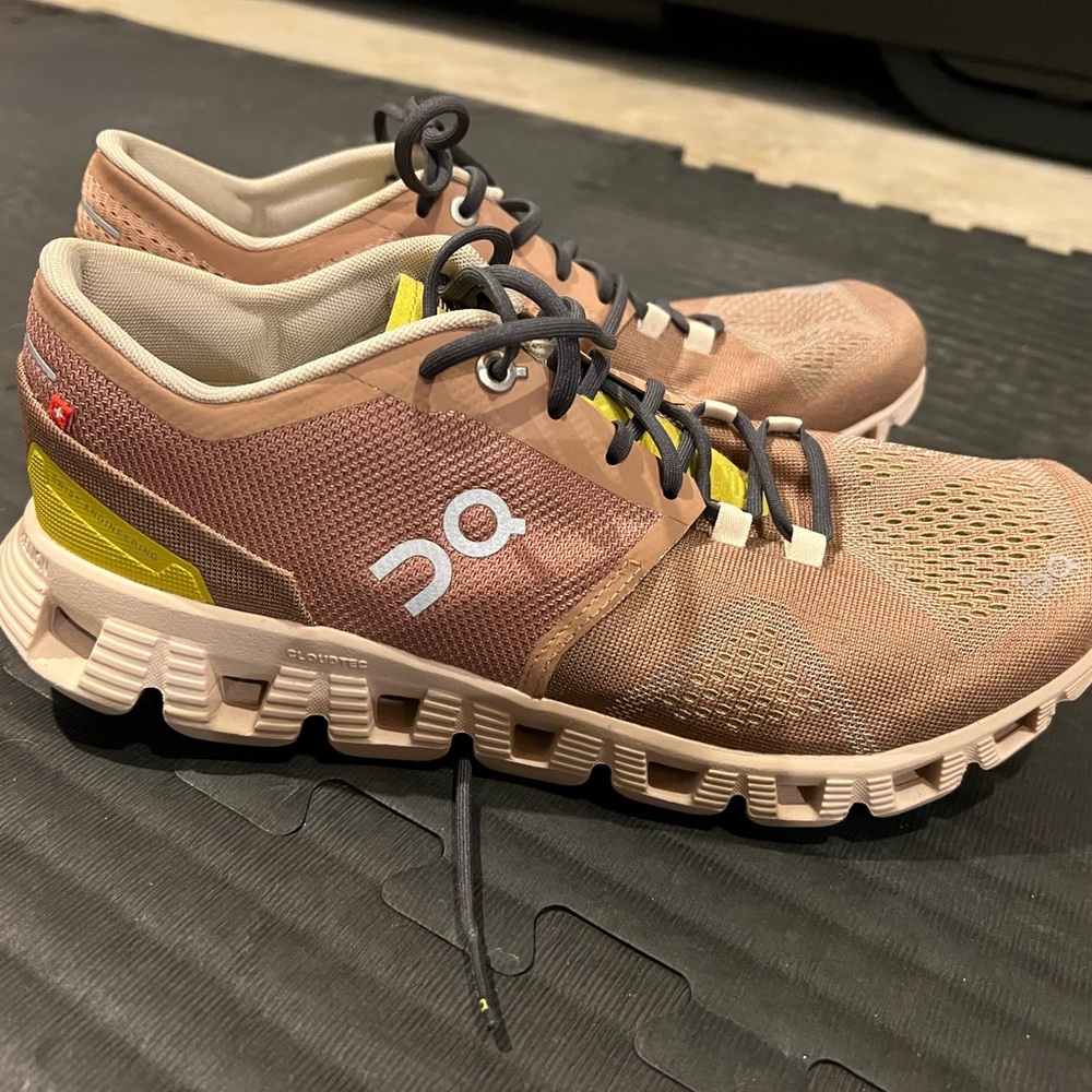 On Running Women’s Cloud X in Mocha women’s 9